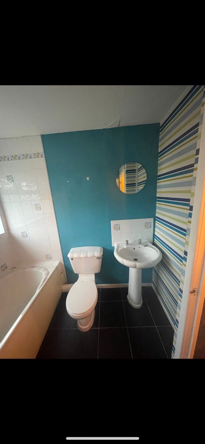 Bathroom before renovation